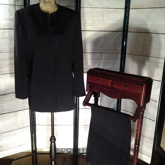 EMILY - BLACK PANT SUIT - Picture 6 of 8